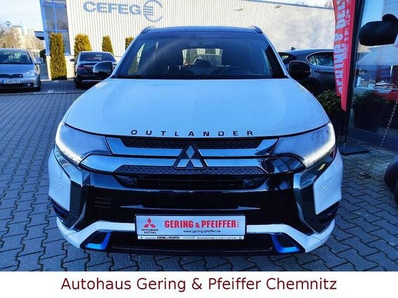 Gebraucht Mitsubishi Outlander P-HEV Plus 224 PS (164 kW) 2020 Weiß SUV