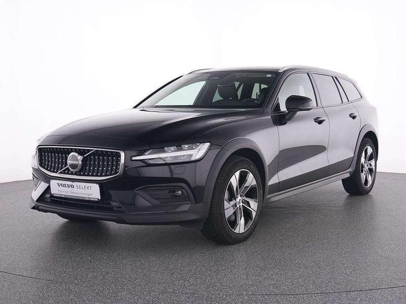 Gebraucht Volvo V60 CC Plus 197 PS (144 kW) 2023 Black solid stone / solid Kombi