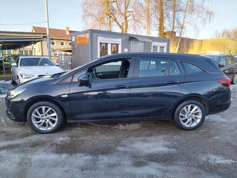 Gebraucht Opel Astra Edition 95 PS (69 kW) 2016 Schwarz Kombi