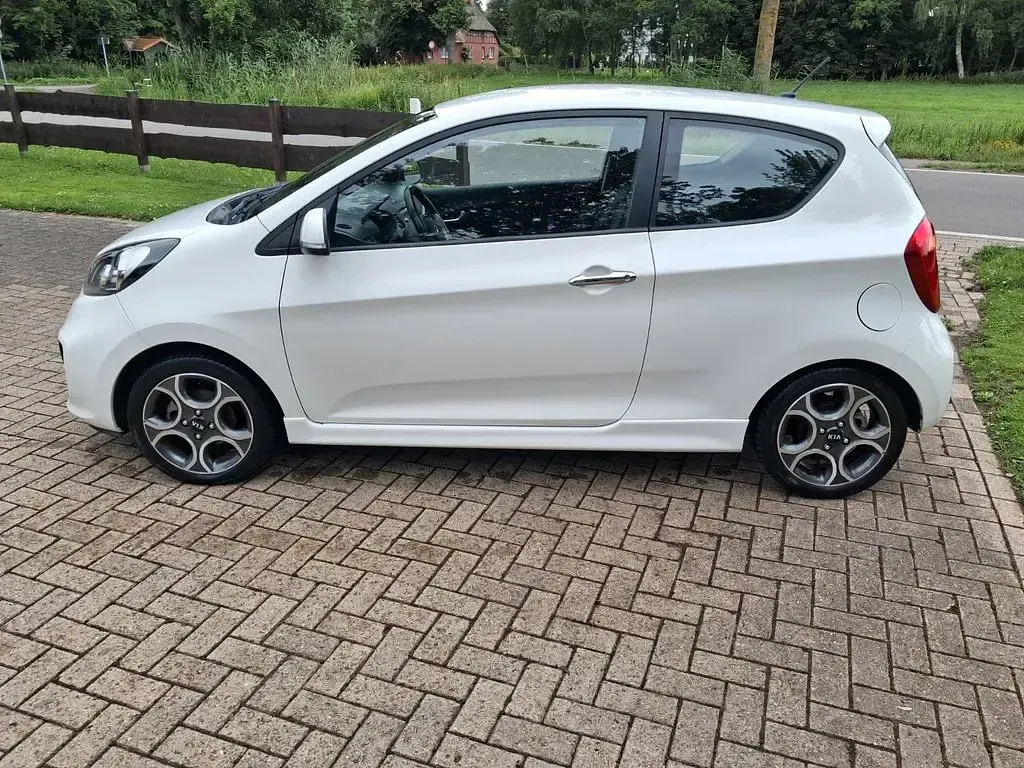 Gebraucht Kia Picanto Vision 69 PS (50 kW) 2013 Weiß Kleinwagen