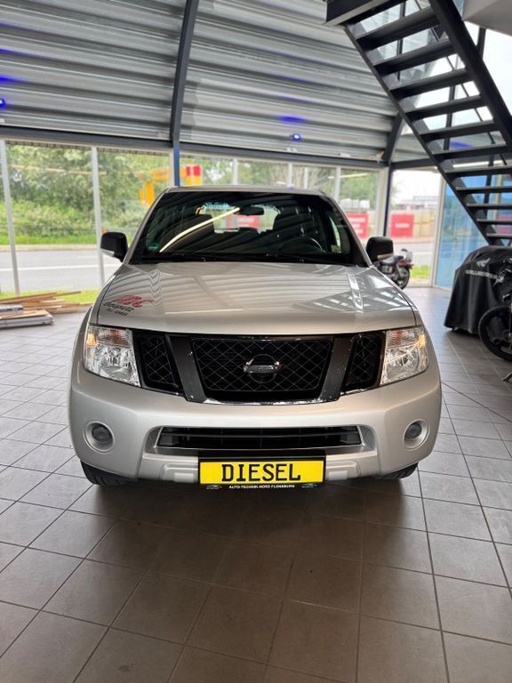 Grau Gebraucht 2012 Nissan Pathfinder SUV | 13.900 € (Guter Preis) - Bild 1/4