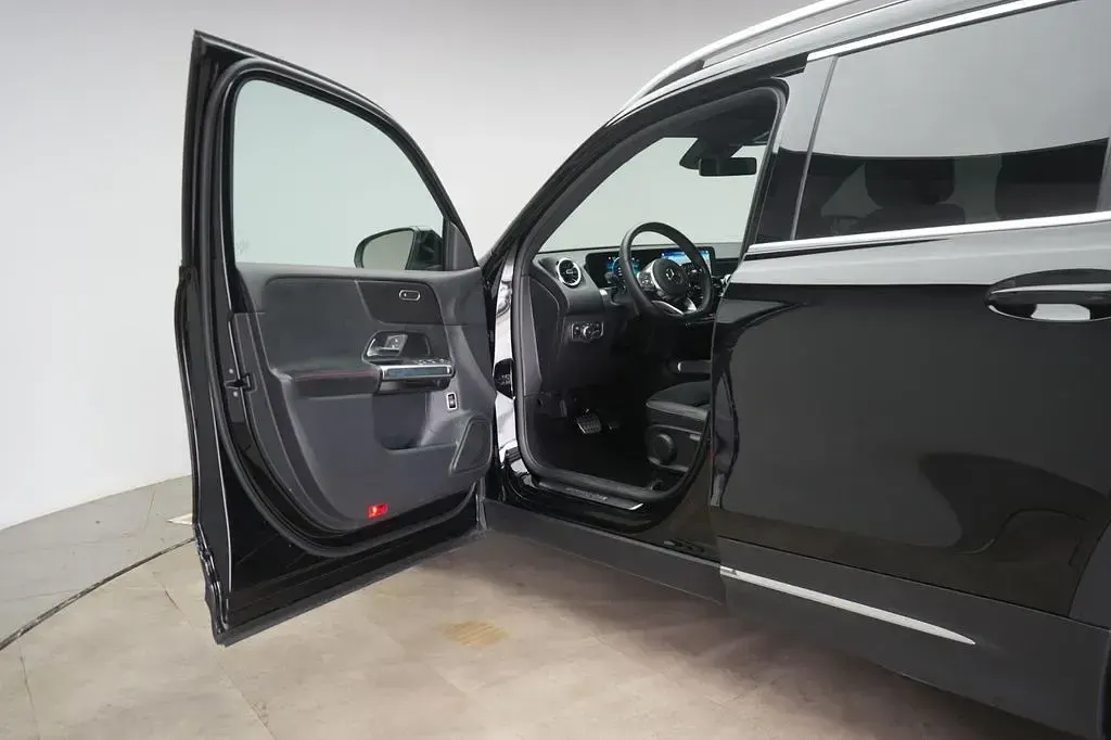 Gebraucht Mercedes GLB220 AMG 190 PS (139 kW) 2023 Schwarz SUV