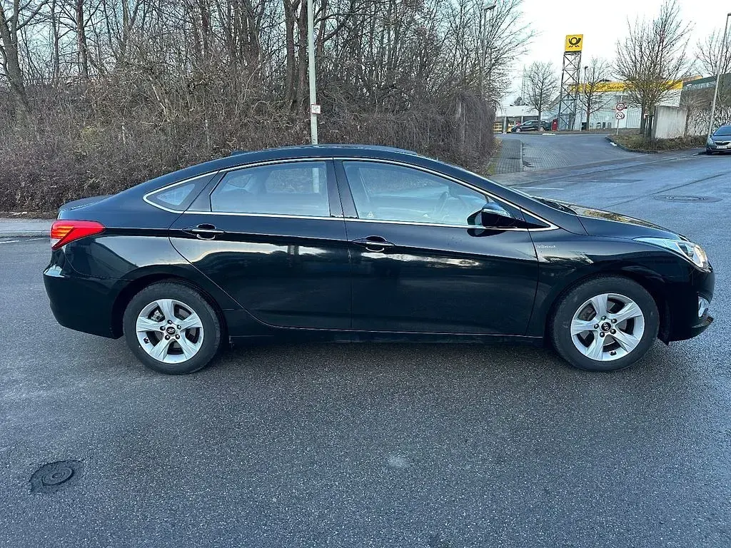 Gebraucht Hyundai i40 136 PS (100 kW) 2015 Schwarz Limousine