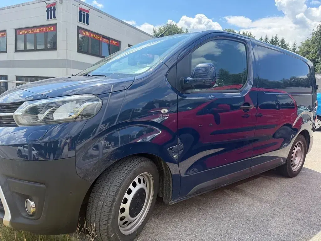 Gebraucht Toyota Proace 95 PS (69 kW) 2018 Blau Van / Kleinbus