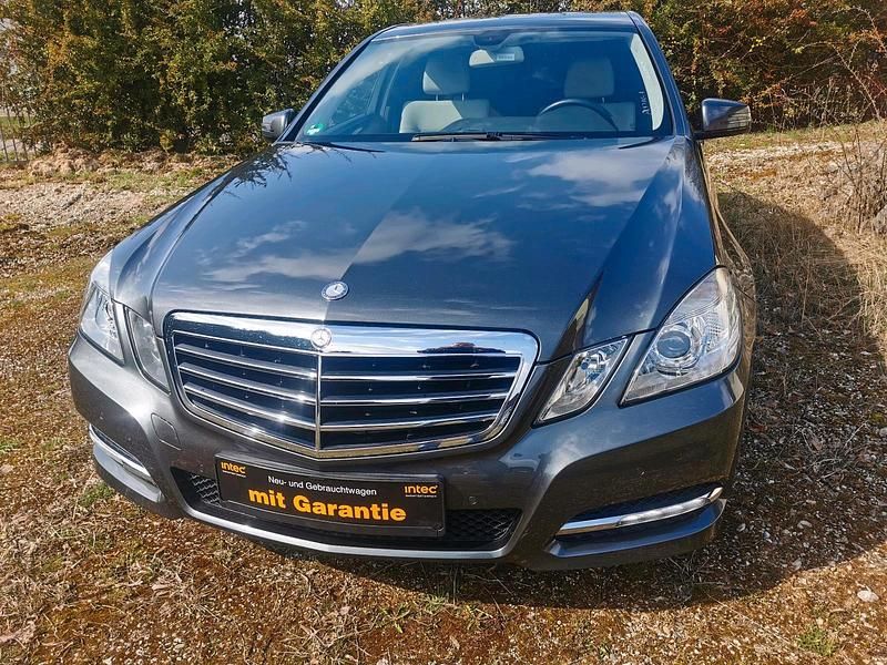 Gebraucht Mercedes E200 184 PS (135 kW) 2012 Grau Limousine