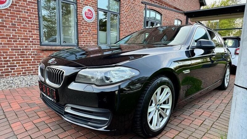 Schwarz (schwarz ii) Gebraucht 2013 BMW 520 Kombi | 9.999 € (Guter Preis) - Bild 1/4