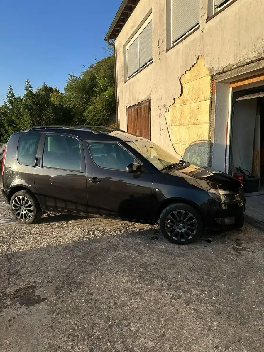 Gebraucht Skoda Roomster 105 PS (77 kW) 2014 Schwarz Van / Kleinbus