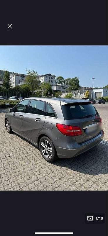 Grau Gebraucht 2013 Mercedes B180 Van / Kleinbus | 12.799 € (Guter Preis) - Bild 1/4