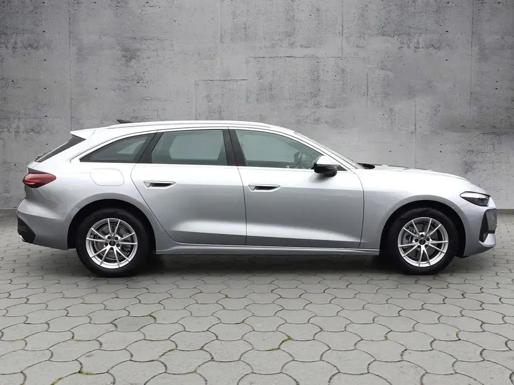 Gebraucht Audi A5 Sport 150 PS (110 kW) 2025 Florettsilber metallic Kombi
