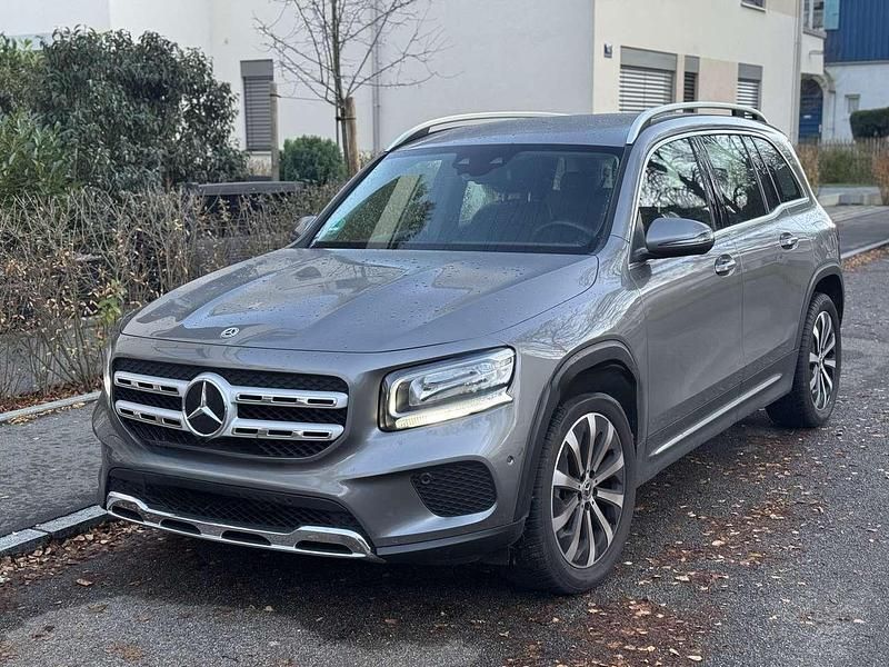 Grau Gebraucht 2023 Mercedes GLB180 SUV | 33.500 € (Guter Preis) - Bild 1/4