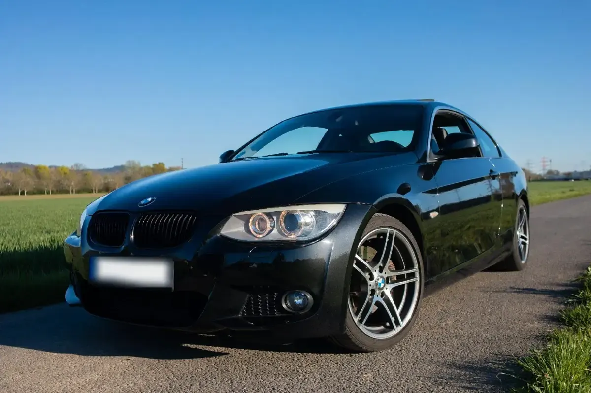Gebraucht BMW 325 M Sport 218 PS (160 kW) 2011 Schwarz Coupé