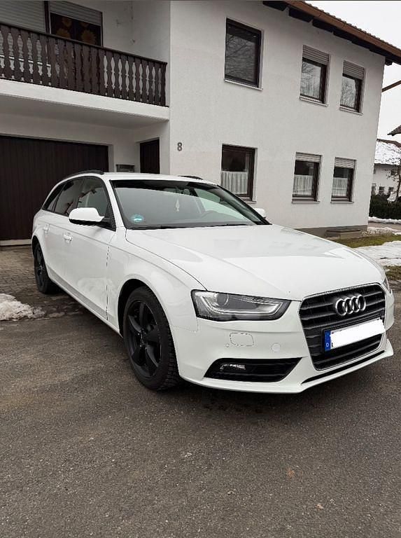 Gebraucht Audi A4 Sport 177 PS (130 kW) 2012 Weiß Kombi
