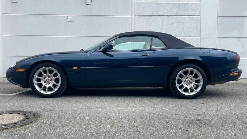 Gebraucht Jaguar XKR 363 PS (266 kW) 1998 Blau Cabrio