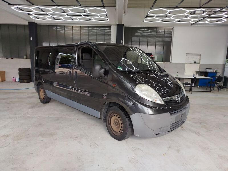 Schwarz Gebraucht 2008 Opel Vivaro Van | 4.500 € - Bild 1/4