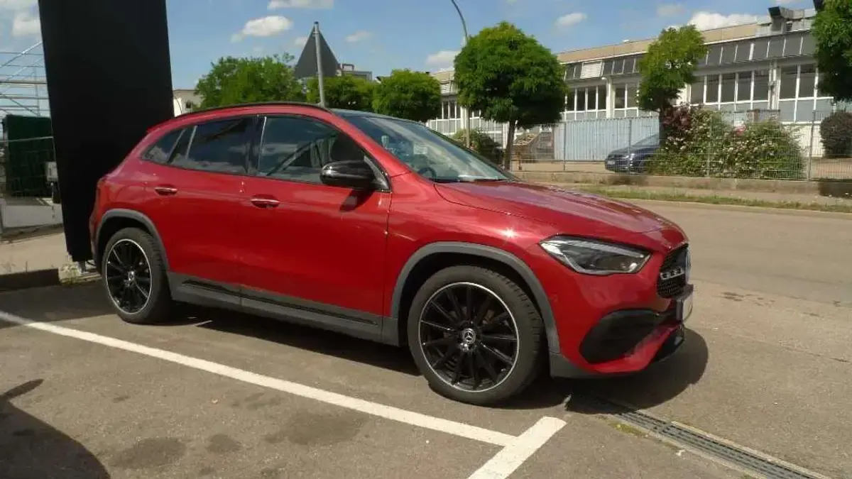 Gebraucht Mercedes GLA250 AMG 224 PS (164 kW) 2020 Rot SUV