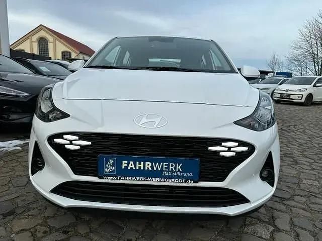 Weiß Neu 2024 Hyundai i10 Kleinwagen | 14.400 € (Guter Preis) - Bild 1/4