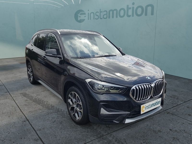 Schwarz Gebraucht 2021 BMW X1 xLine SUV | 33.230 € (Teuer) - Bild 1/3