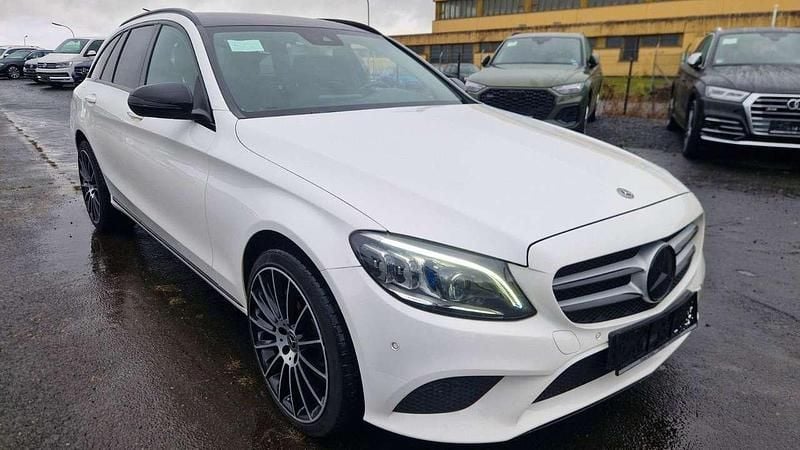 Gebraucht Mercedes C300 Avantgarde 245 PS (180 kW) 2019 Polarweiss Kombi