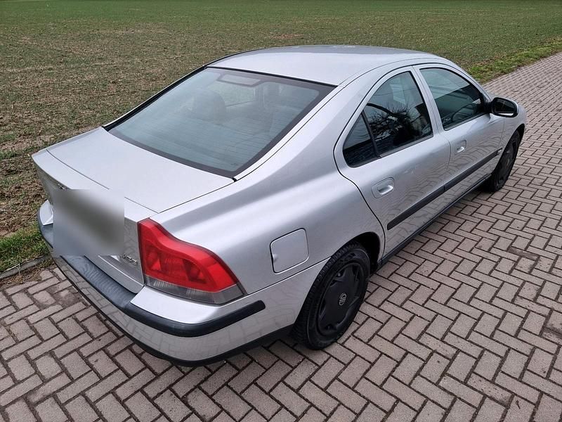 Gebraucht Volvo S60 140 PS (102 kW) 2001 Silber Limousine