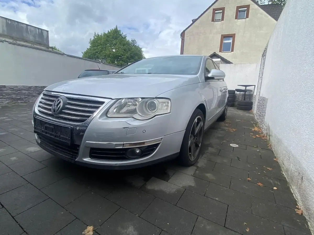 Usata VW Passat 130 CV (95 kW) 2005 Argento Berlina