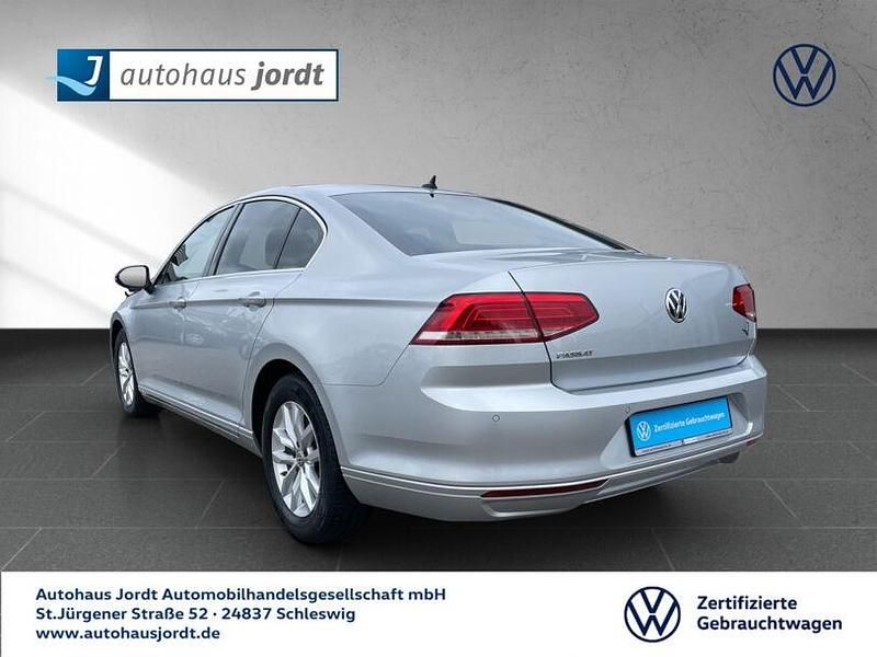 Gebraucht VW Passat Comfortline 150 PS (110 kW) 2017 Silber Limousine