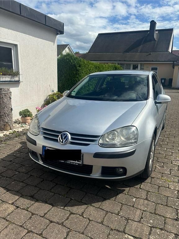 Silber Gebraucht 2005 VW Golf V Trendline Kleinwagen | 2.300 € (Guter Preis) - Bild 1/4