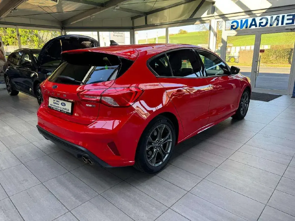 Brugt Ford Focus ST-Line 155 HK (114 kW) 2020 Rød Sedan