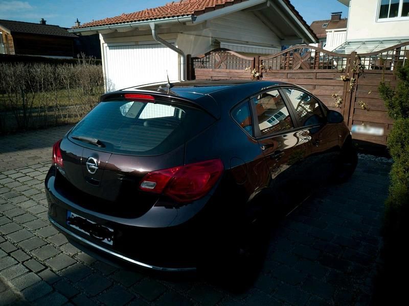 Gebraucht Opel Astra 120 PS (88 kW) 2015 Braun Limousine