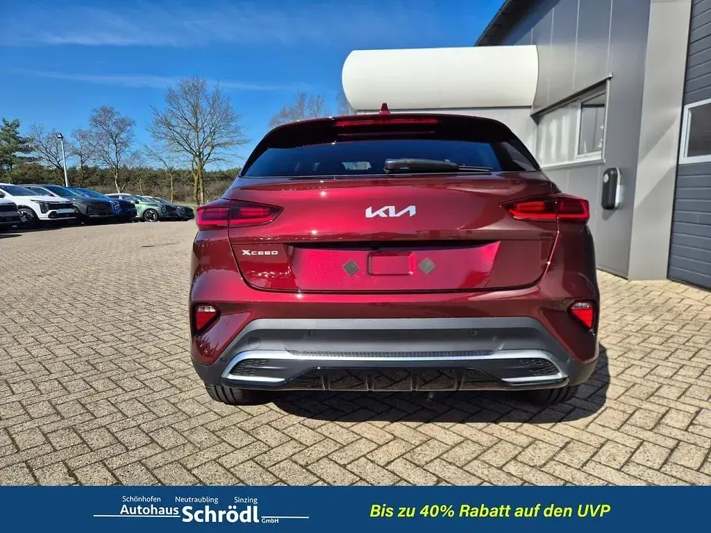 Neu Kia XCeed 150 PS (110 kW) 2026 Magma rot SUV