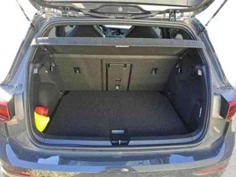 Gebraucht VW Golf VIII R-line 131 PS (96 kW) 2024 Grau Limousine