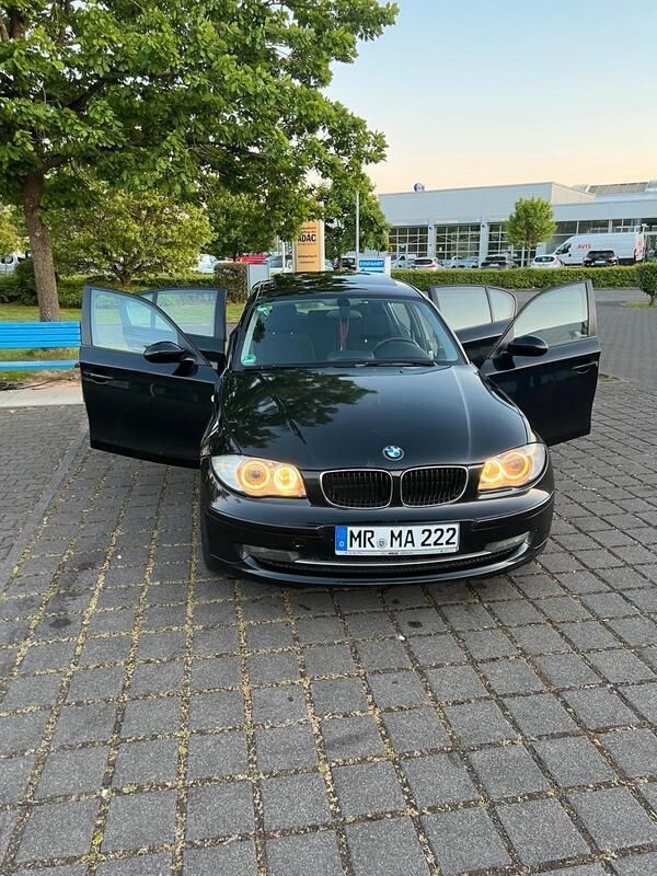 Schwarz Gebraucht 2009 BMW 116 Kleinwagen | 3.990 € - Bild 1/4