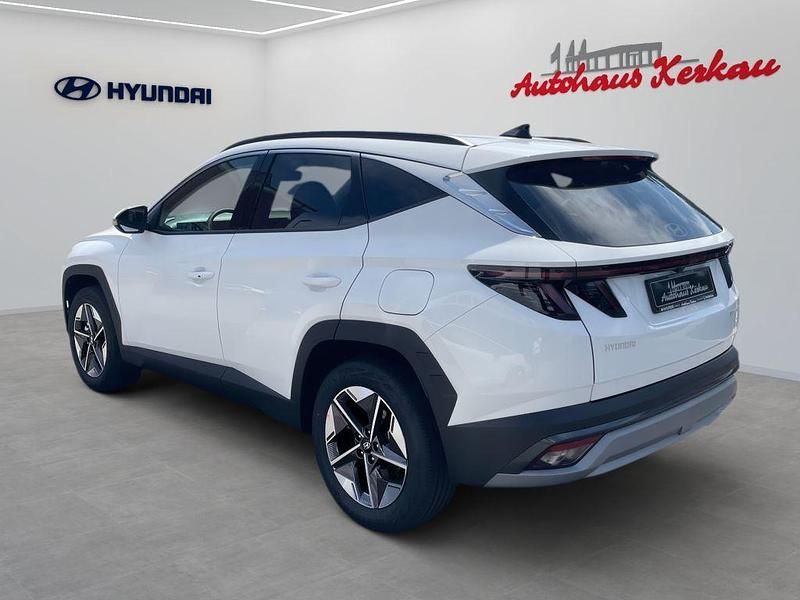 Neu Hyundai Tucson Trend 252 PS (185 kW) 2025 Weiß SUV
