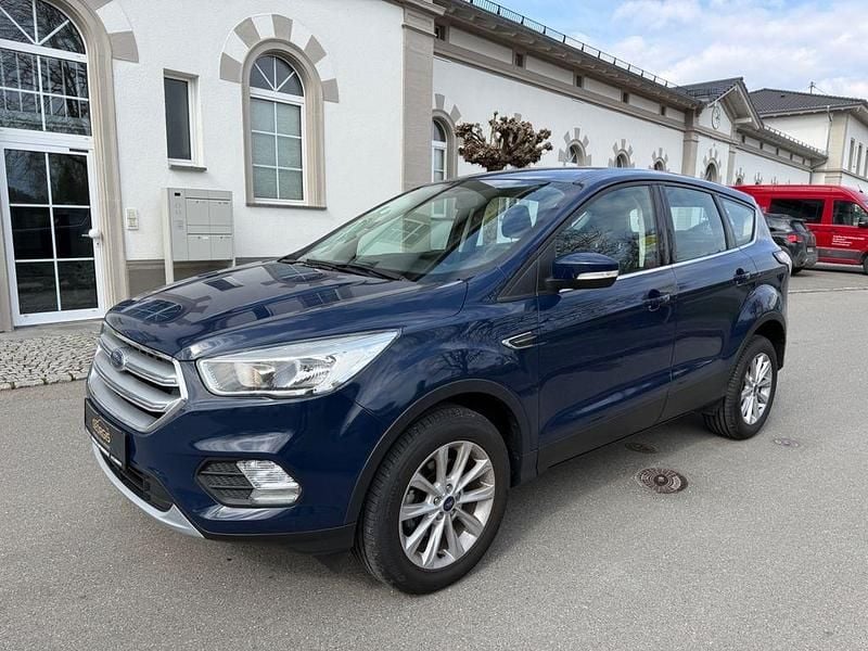 Gebraucht Ford Kuga 120 PS (88 kW) 2018 Blau SUV