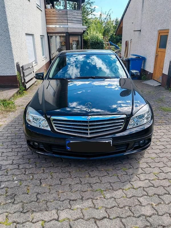 Schwarz Gebraucht 2009 Mercedes C200 Limousine | 7.499 € (Fairer Preis) - Bild 1/4