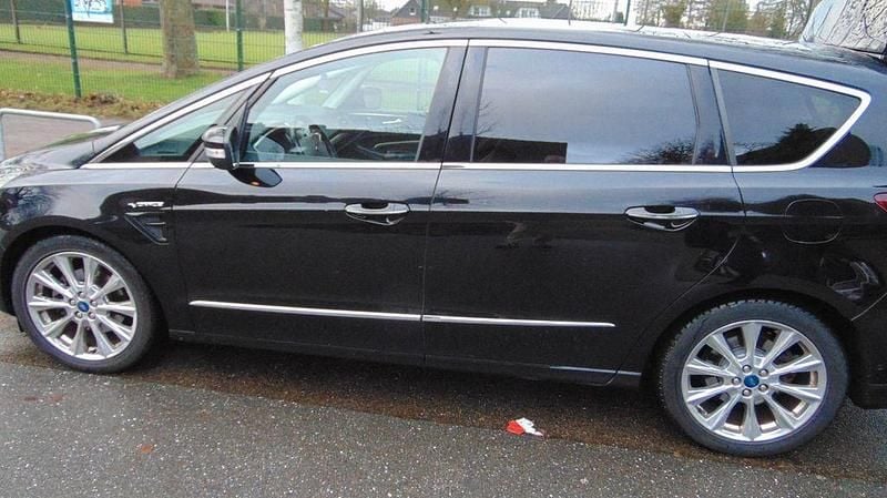 Usata Ford S-MAX Vignale 209 CV (153 kW) 2017 Nero Monovolume