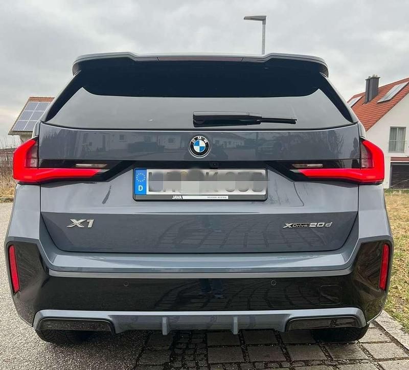 Gebraucht BMW X1 M Sport 150 PS (110 kW) 2024 Grau SUV