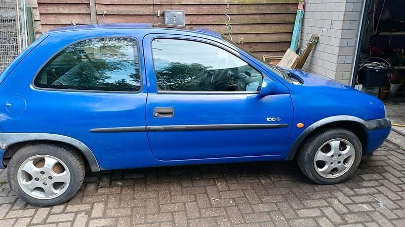 Blau Gebraucht 2025 Opel Corsa Kleinwagen | 600 € - Bild 1/4