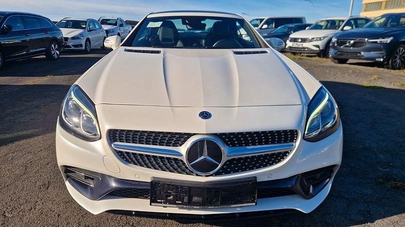 Gebraucht Mercedes SLC300 245 PS (180 kW) 2018 Diamantweiss designo Cabrio