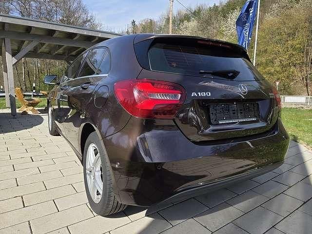 Gebraucht Mercedes A180 122 PS (89 kW) 2016 Orientbraun  metalliclack Kleinwagen