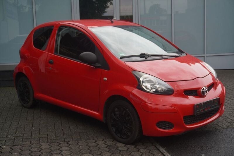 Rot Gebraucht 2010 Toyota Aygo Basis Kleinwagen | 1.199 € (Guter Preis) - Bild 1/4