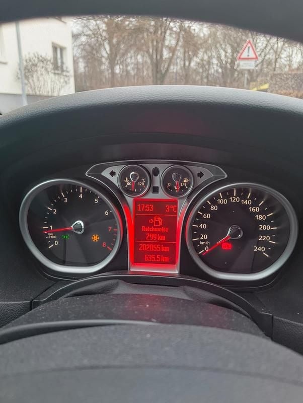 Gebraucht Ford Focus 100 PS (73 kW) 2008 Grau Limousine