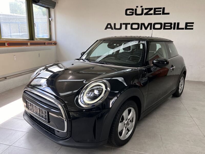 Gebraucht Mini Cooper Essential 136 PS (100 kW) 2023 Schwarz Kleinwagen