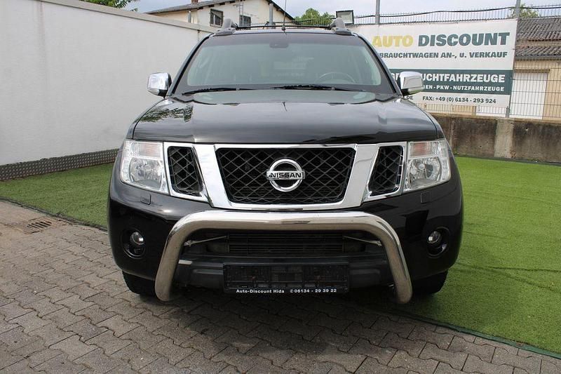 Gebraucht Nissan Navara 231 PS (169 kW) 2015 Schwarz (metallic) Pickup