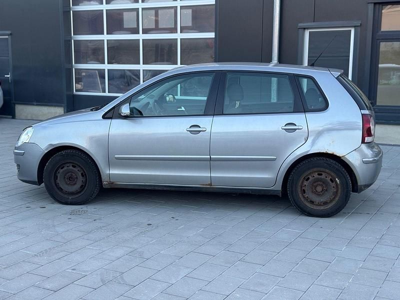 Gebraucht VW Polo Comfortline 80 PS (58 kW) 2006 Silber Kleinwagen