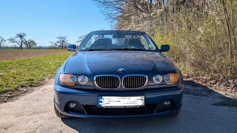 Blau Gebraucht 2004 BMW 320 Cabriolet Cabrio | 11.699 € (Fairer Preis) - Bild 1/4