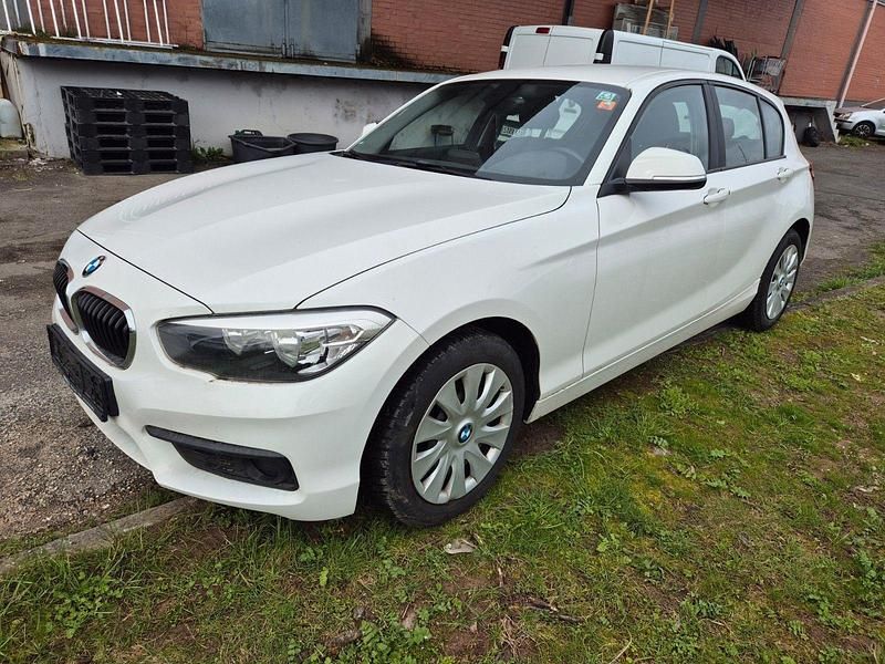 Gebraucht BMW 118 Advantage 136 PS (100 kW) 2015 Weiß Kleinwagen