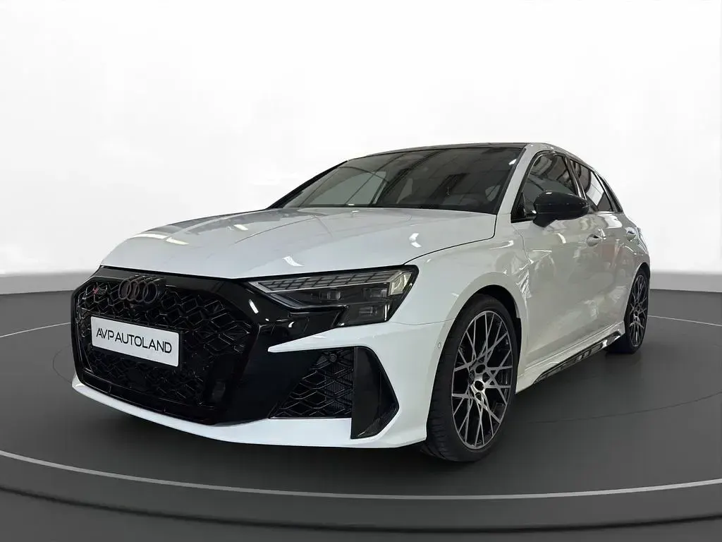 Neu Audi RS3 Sport 400 PS (294 kW) 2026 Weiß Limousine