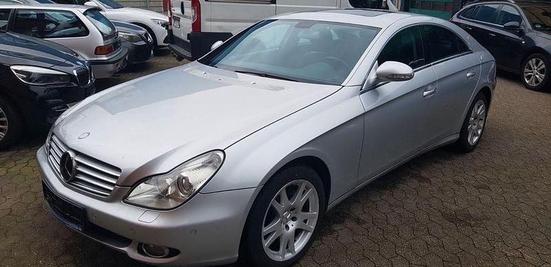 Silber Gebraucht 2004 Mercedes CLS500 Limousine | 9.999 € (Fairer Preis) - Bild 1/4