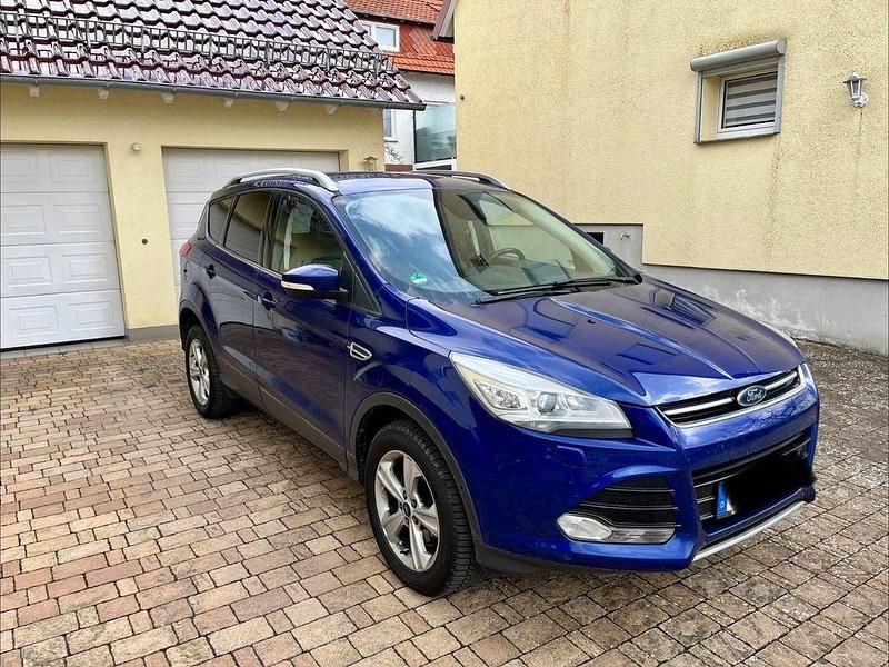 Gebraucht Ford Kuga SYNC Edition 179 PS (131 kW) 2016 Blau SUV