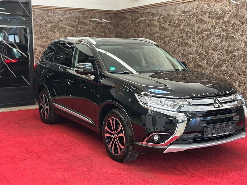Schwarz Gebraucht 2016 Mitsubishi Outlander Basis SUV | 10.990 € (Fairer Preis) - Bild 1/4